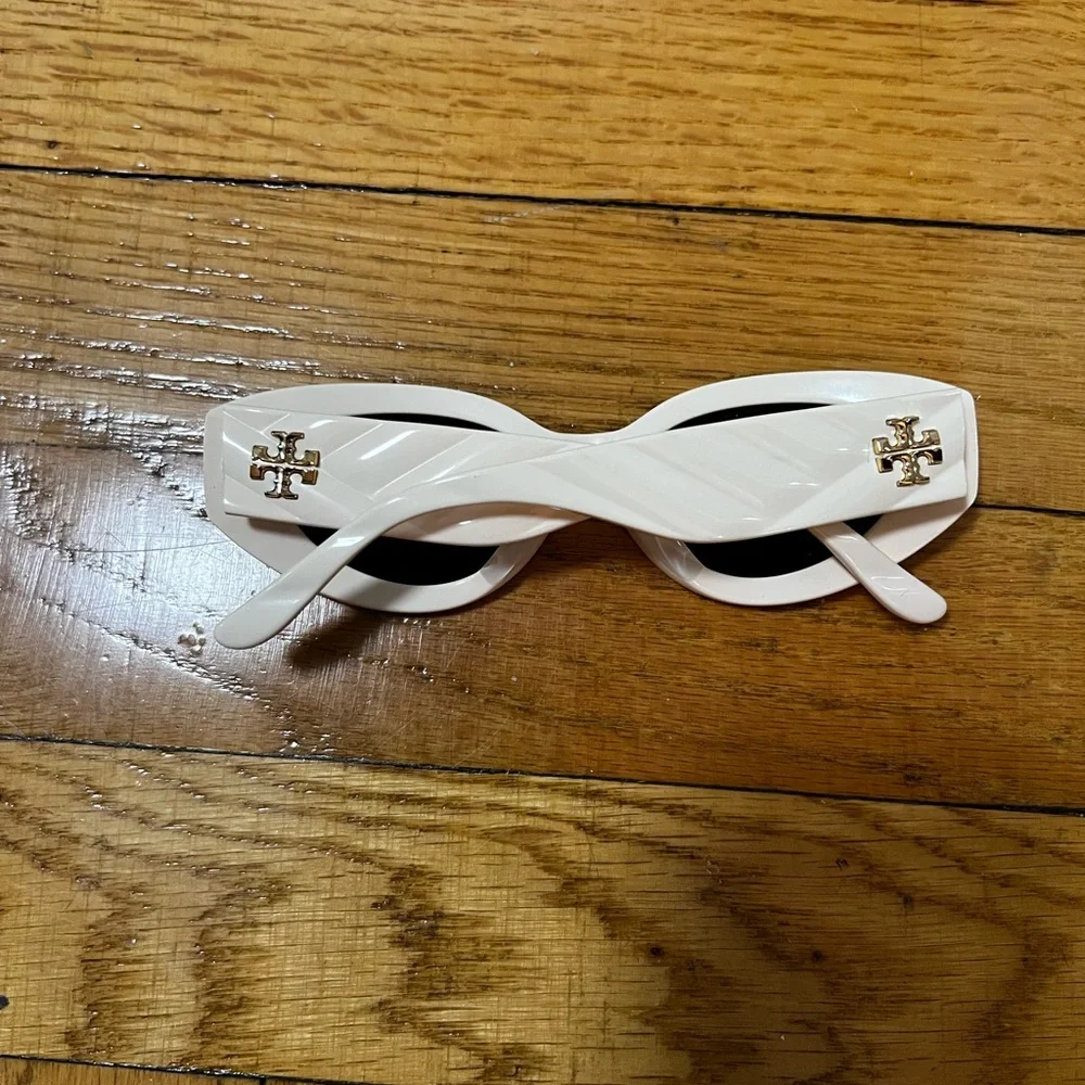 Tory Burch White Oval Sunglasses with Black Lenses